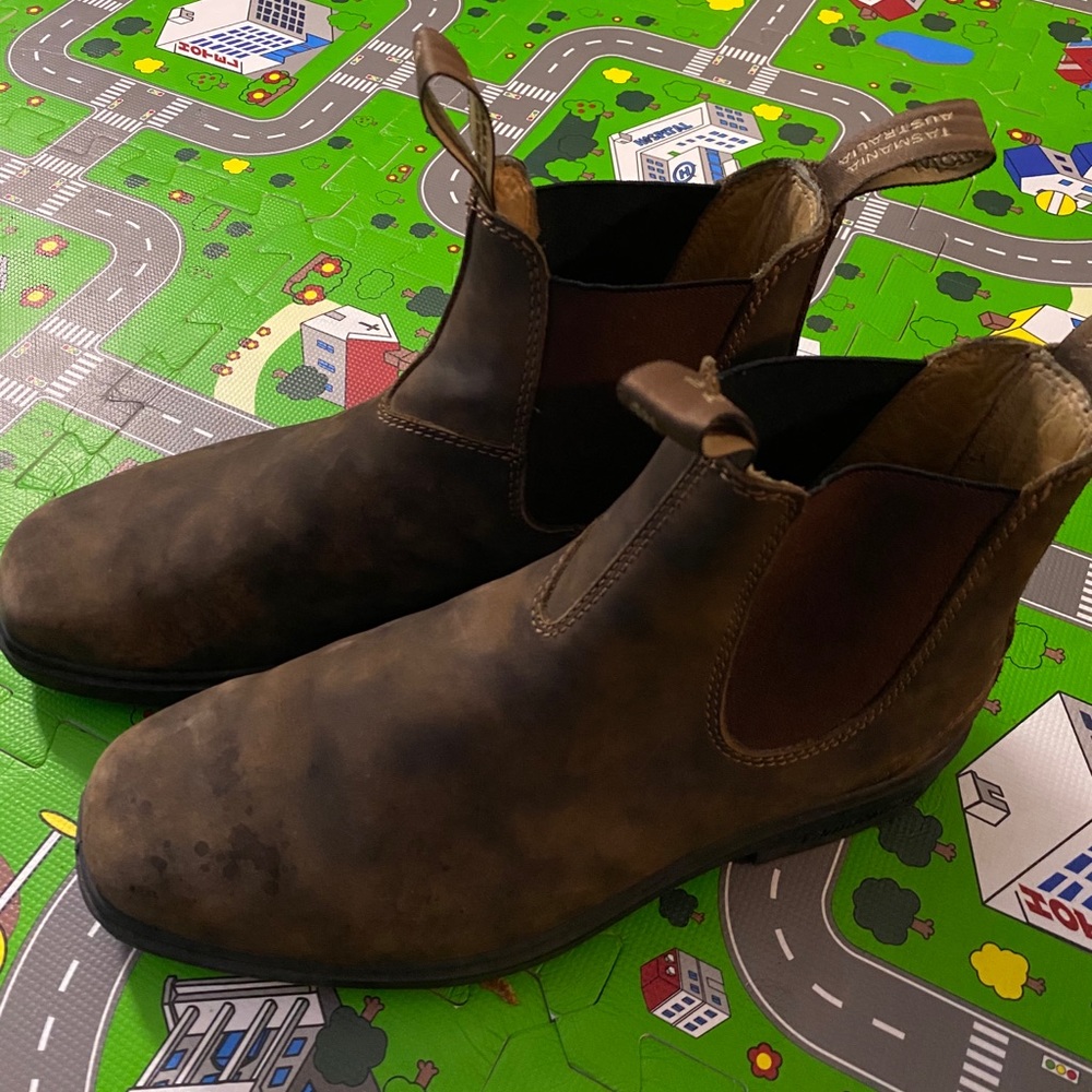 Blundstones
